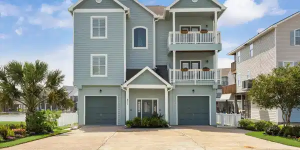 411 Sunset CIR