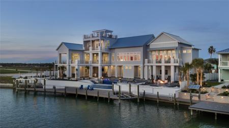 305 Estes DR