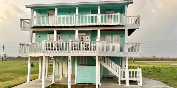 3109 Diane ST
