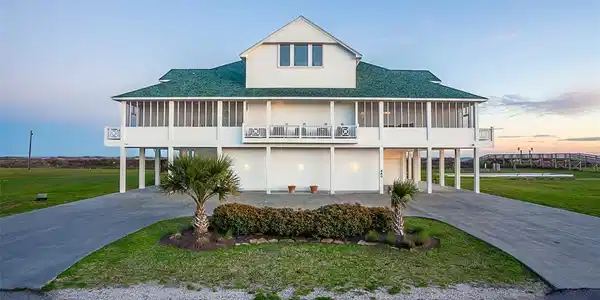 660 Villa DR