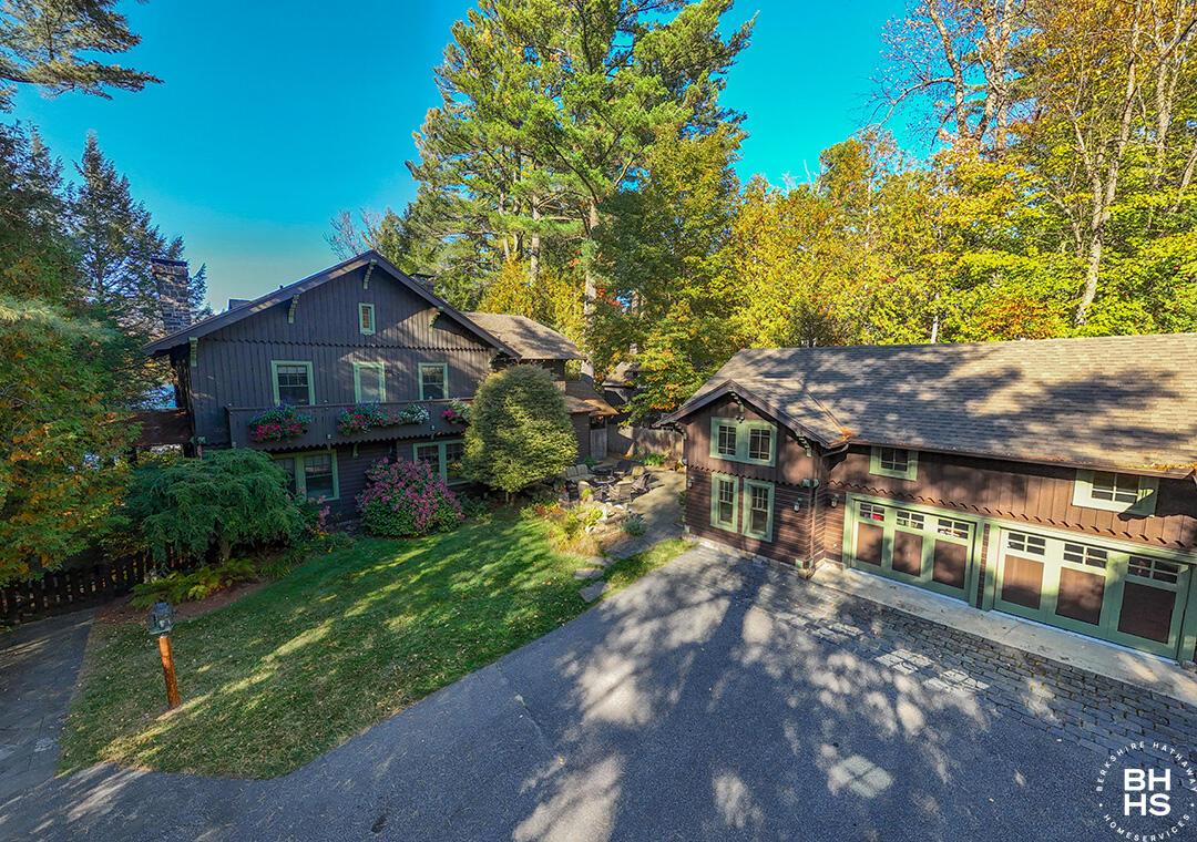 Image 4: AdirondackHomeOnLP_Fall_A_RS_Exterior_WA