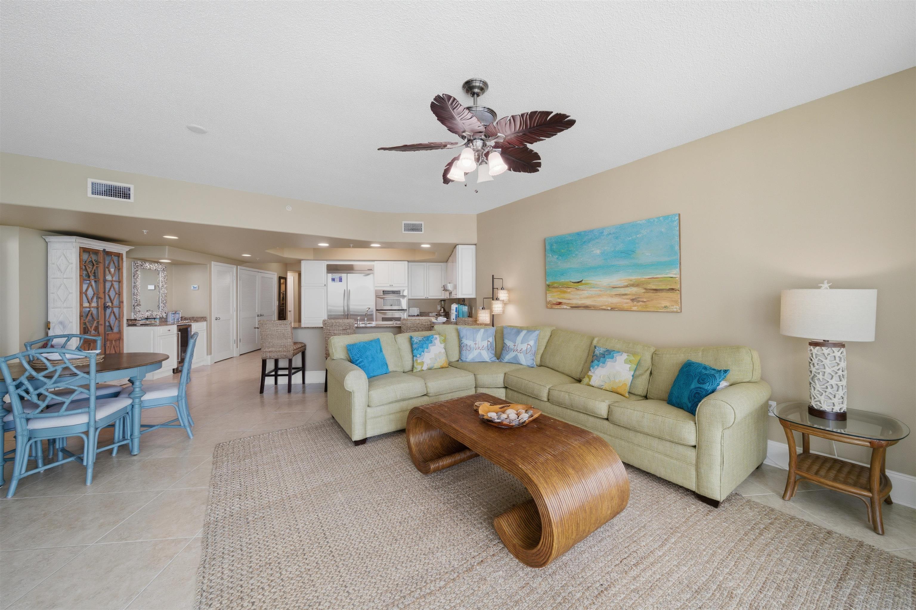 Image 3: Living Room