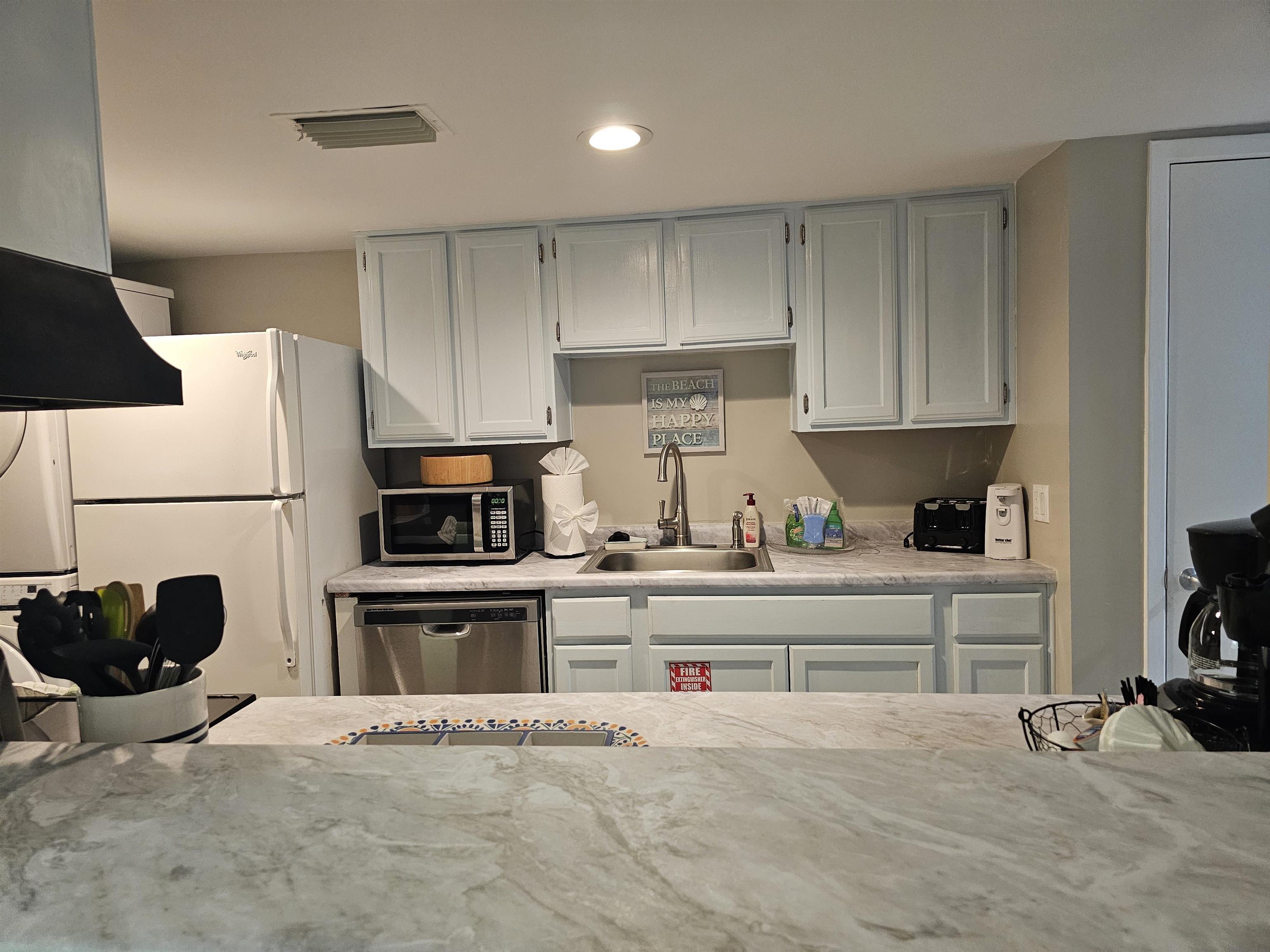 Image 2: Kitchen