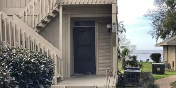 1009 Sea Cliff North