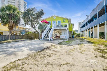 1033 W Lagoon Avenue