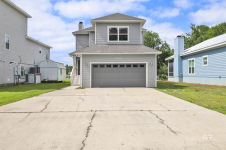 640 W Canal Drive