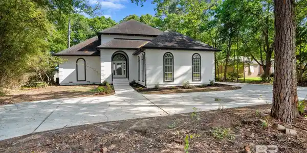 621 Wedgewood Drive