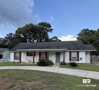 107 N Sandlewood Circle
