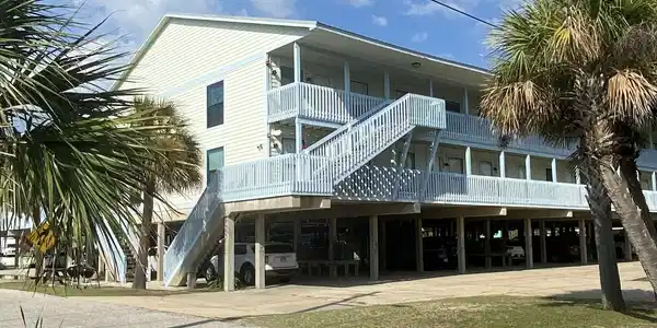 920 W Lagoon Avenue