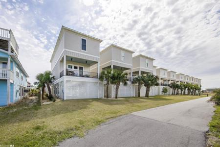 1592 Beach Boulevard