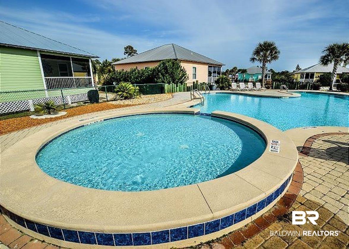 Image 3: Zero Entry Pool w/ Clubhouse & Kiddie Pool