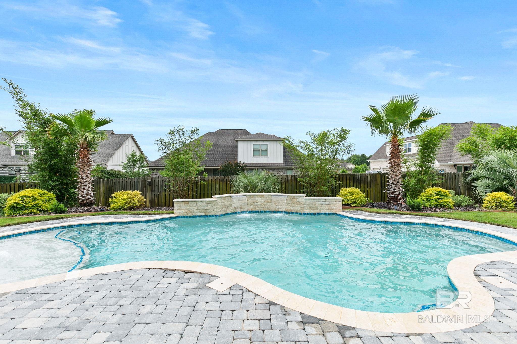 Image 2: Pool