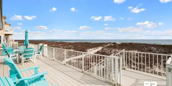 Image 2: Large deck