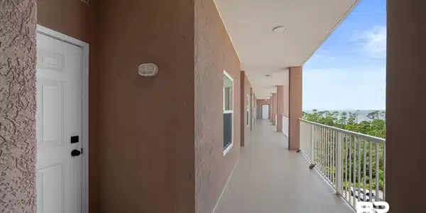 Image 3: View of balcony