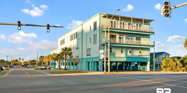 Image 4: View of property
