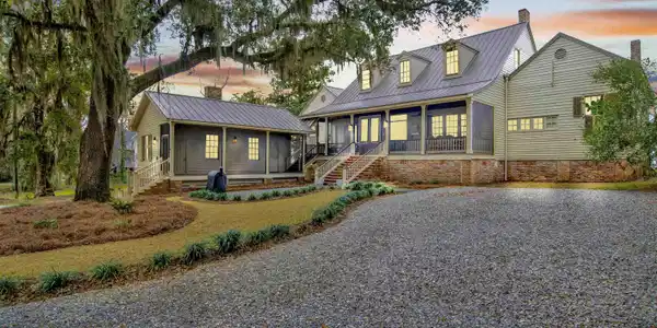 100 Deer Court