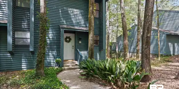 28 Summer Oaks Drive