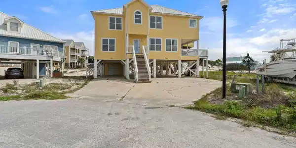 1509 Sandy Lane