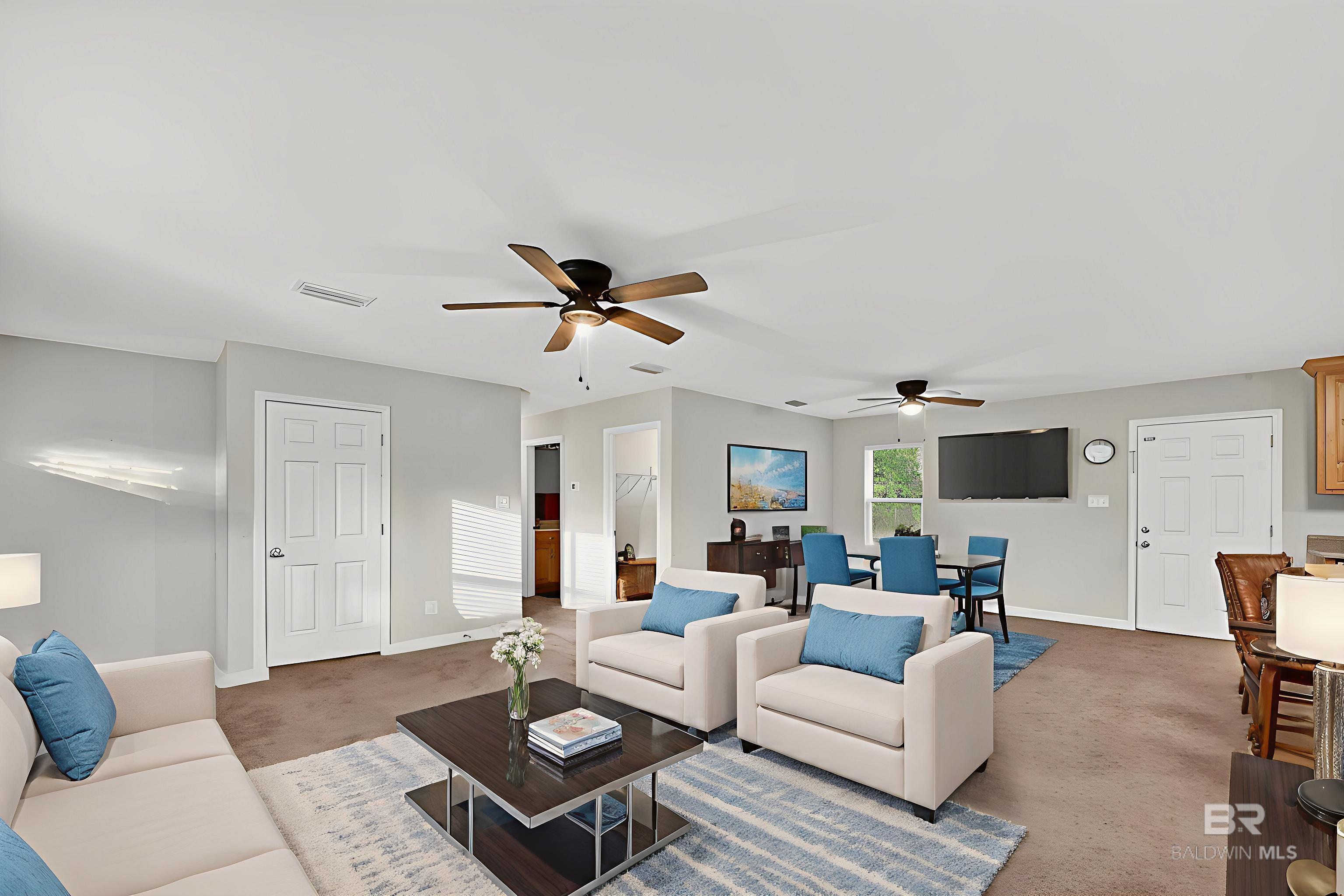 Image 3: Living Room