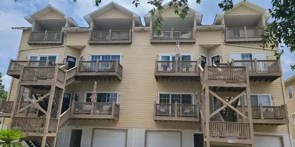 4 Yacht Club Drive