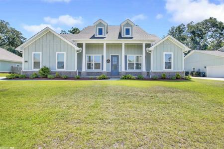 348 Nandina Loop