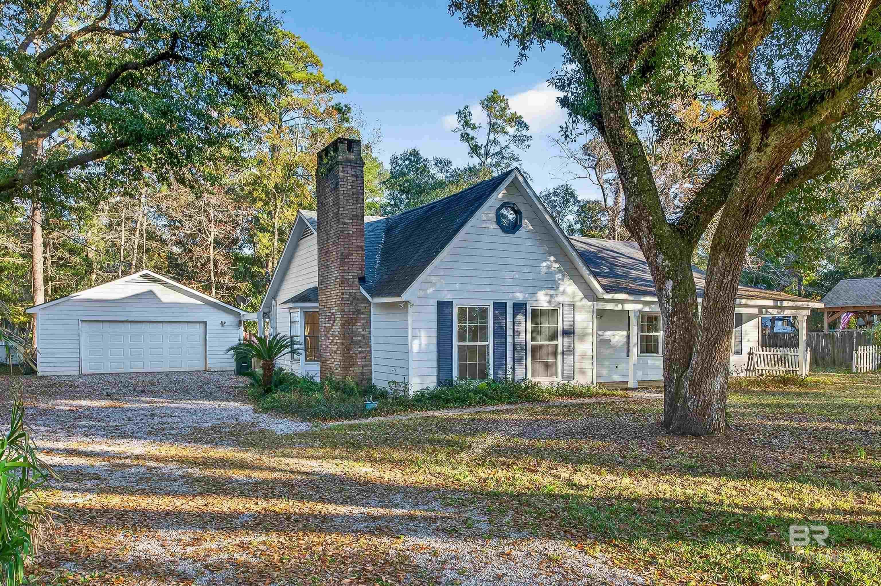 Image 3: Front Of Structure