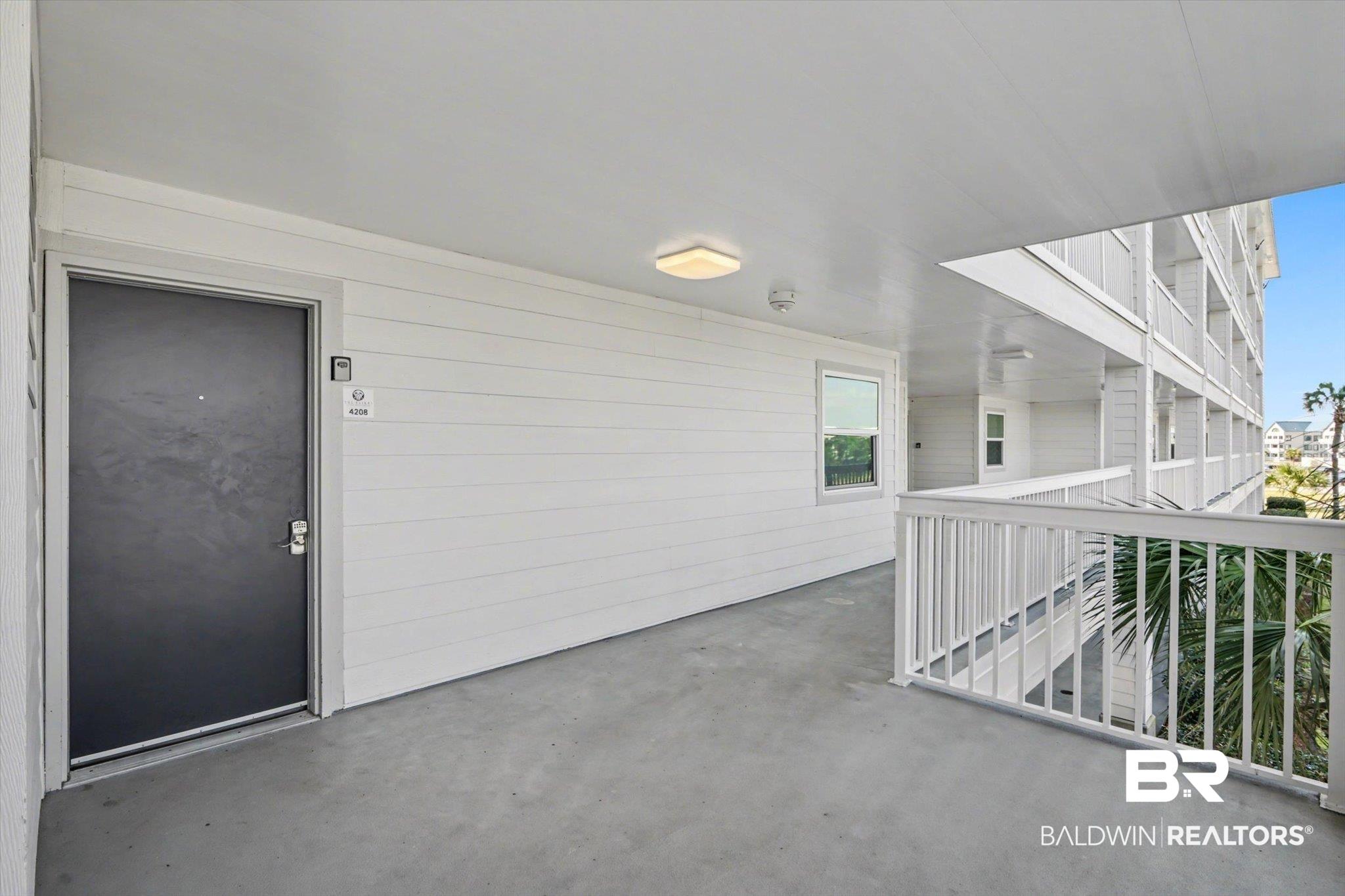 Image 4: Property entrance