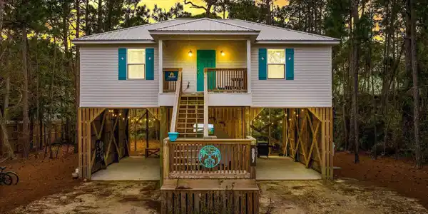 807 Ingraham Place