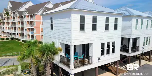 588 E Beach Boulevard