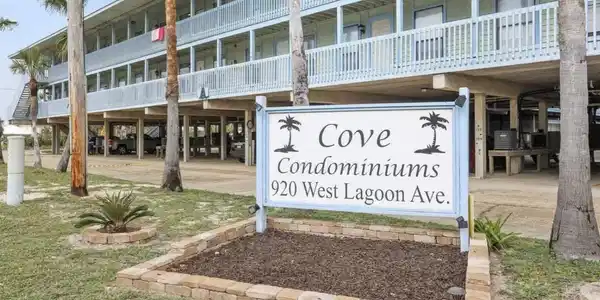 920 Lagoon Avenue