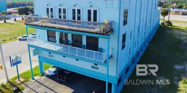200 E Beach Boulevard