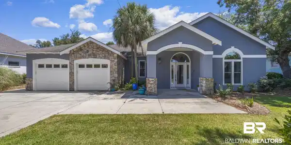 19 Lagoon Drive
