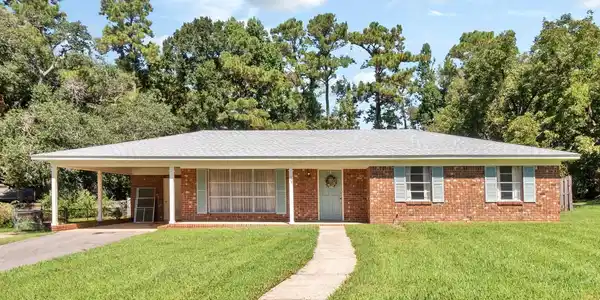 105 Windsor Drive