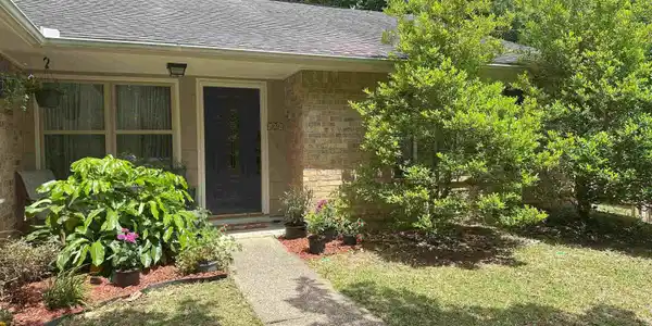 124 Lake Forest Boulevard