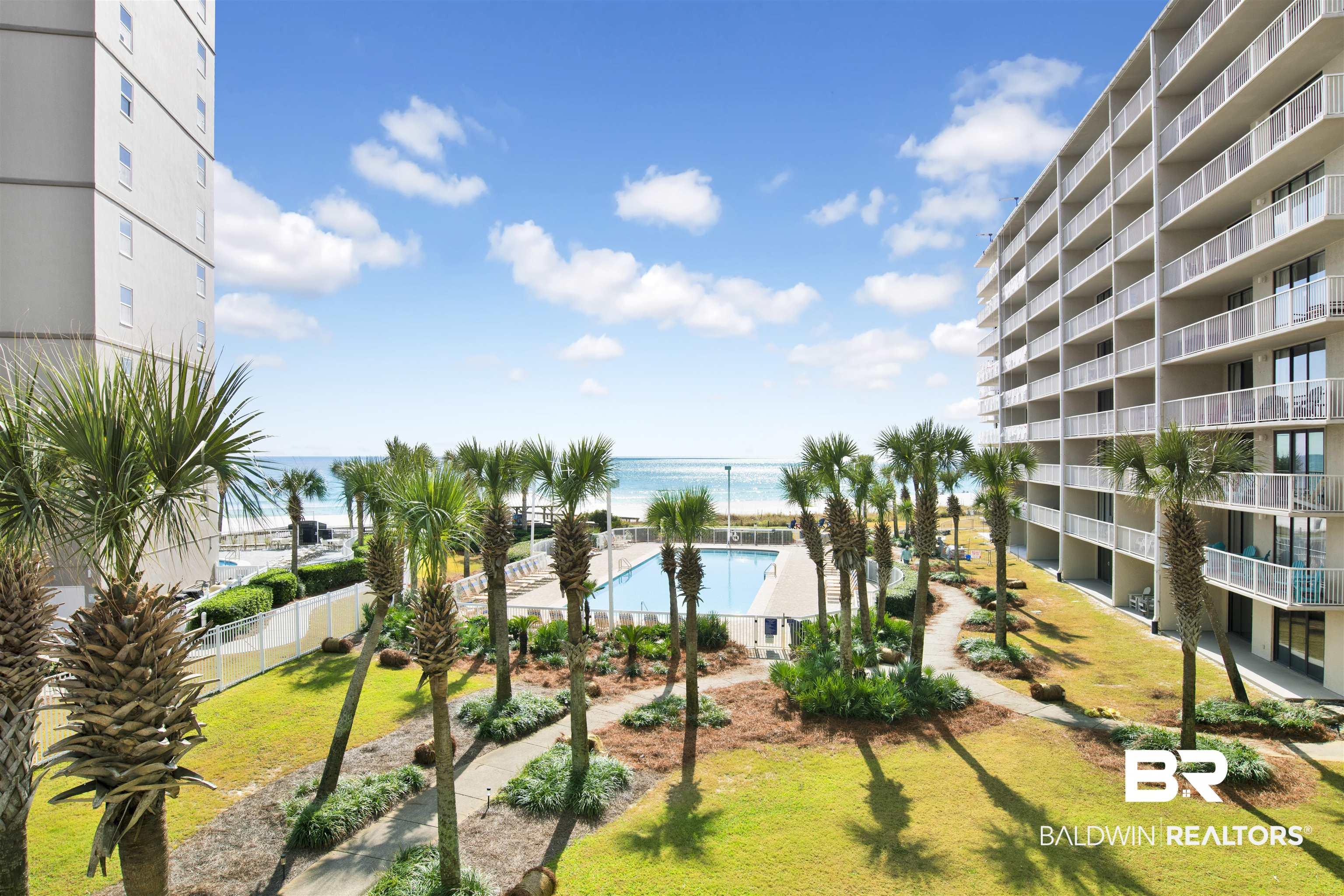 Image 4: BALCONY VIEW