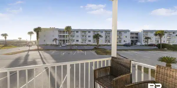 Image 4: View of balcony