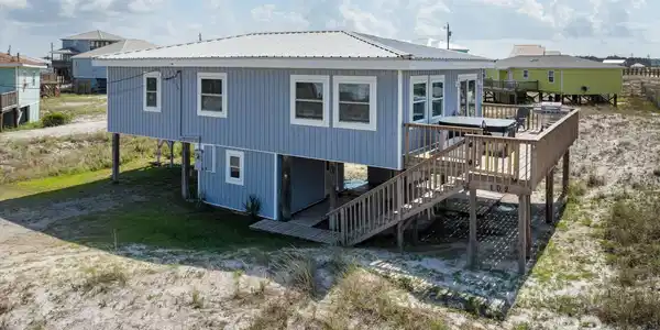 102 PONCHARTRAIN Court