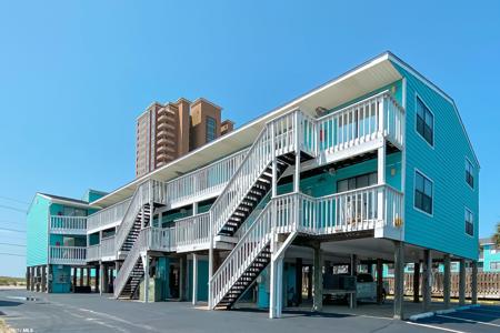 728 W Beach Boulevard