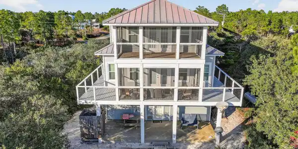 6552 Palmetto Drive