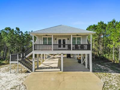 6590 Lakeshore Drive