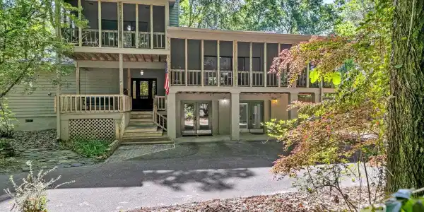 814 Pinewood Court