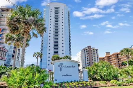 527 E Beach Boulevard