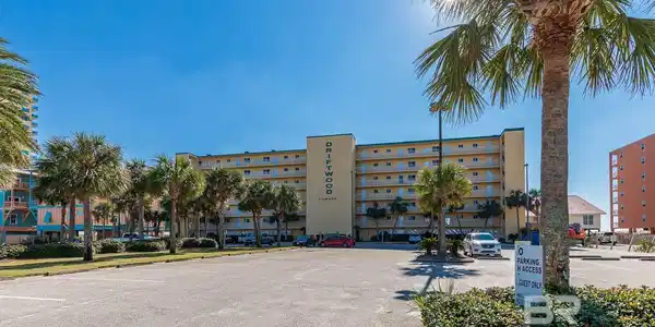 615 W Beach Boulevard