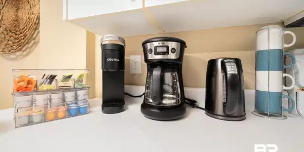 Image 3: Kitchen view