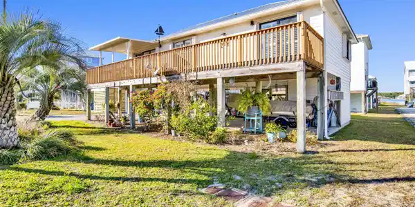 1496 Sandpiper Lane