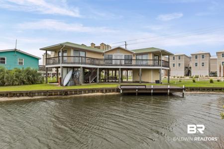 950 W Lagoon Avenue