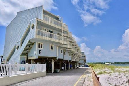 1988 Beach Boulevard
