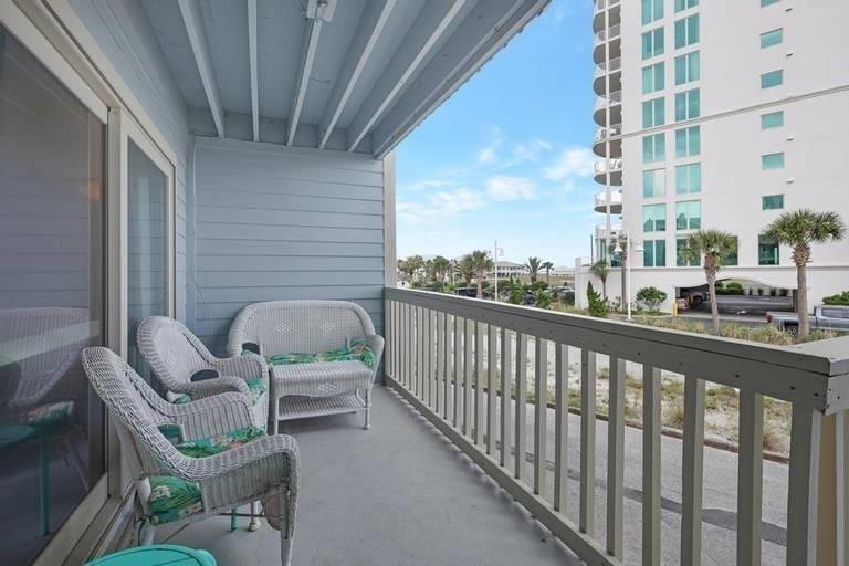 Image 3: View of balcony