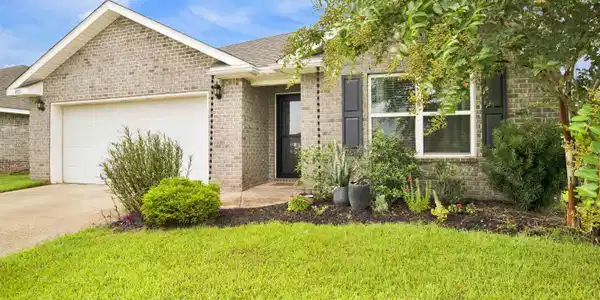 8353 Irwin Loop