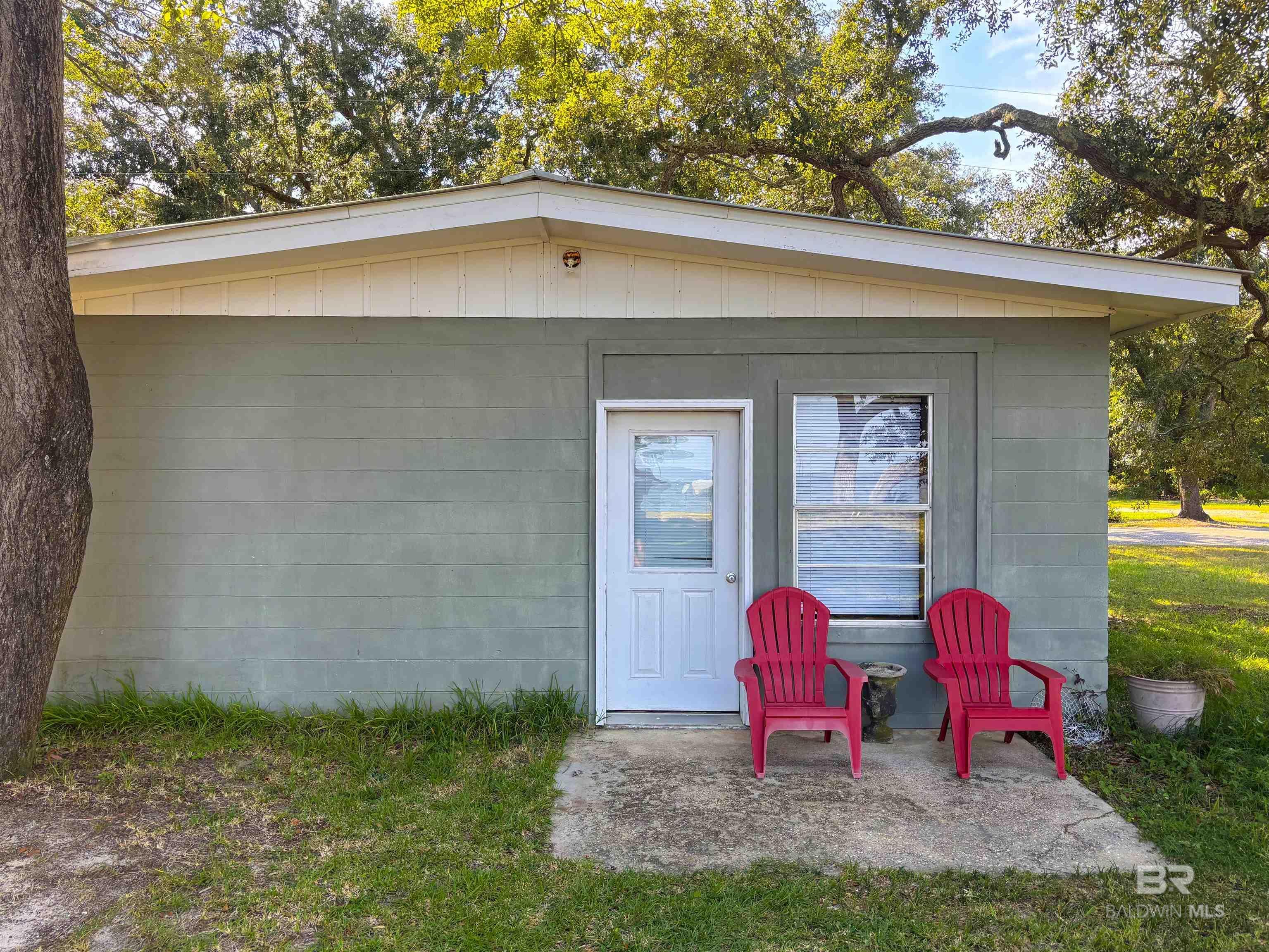 Image 2: Guest House